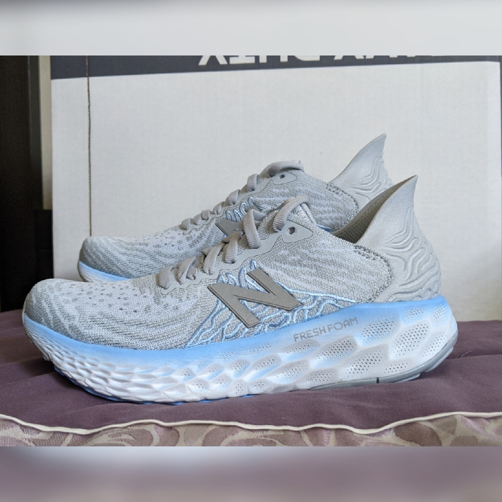 New Balance athletic shoes - Picture 1 of 3